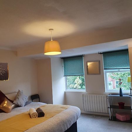 Lovely 1Bedrood Apartment Guildford Esterno foto